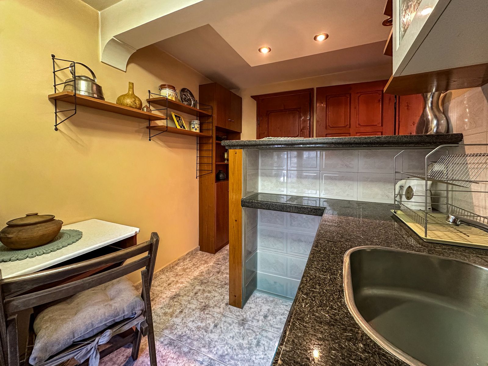 След — Хоумстейджинг (Home Staging) на апартамент в София – кухня